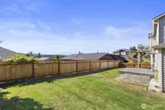 Huge yard!