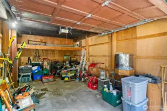 Garage interior - SOLID!