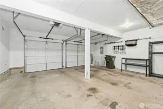 2 car gagarge with garage door openers