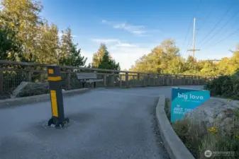 Trailhead with miles of access to the surrounding city.