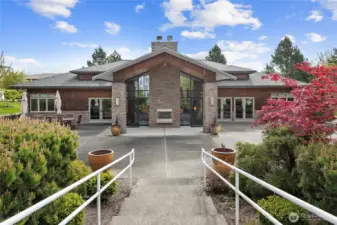 Gorgeous clubhouse with beautifully manicured landscaping. Inside you will find a gym, a large common room to relax and read a book, the office, and an events room which can be reserved for parties and small gatherings.