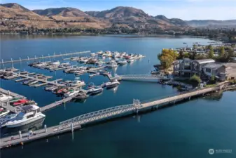 Sunset Marina is located close to downtown Chelan and across the street from Slidewaters and Lakeside Surf.
