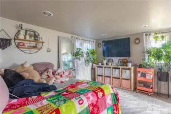Daylight basement 'family room' space