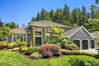Welcome to this impeccably kept Buchan home in highly coveted Chestnut Highlands.