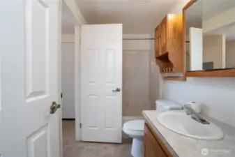 Full bath - guest bath upstairs