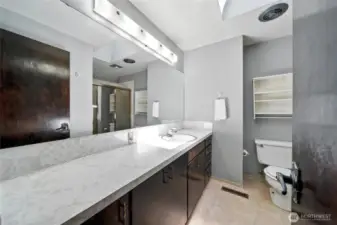 Upstairs Full Bath.