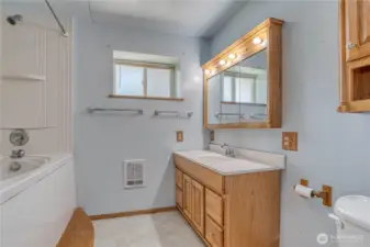 primary bath w jetted tub in basement