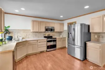 Spacious Kitchen + ample walk-in pantry