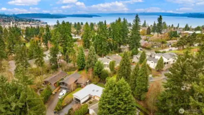 Walking distance to Peter Kirk!