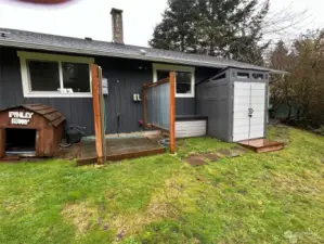 Pet shower & shed located behind the studio