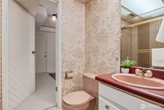 Basement, ADU full bath