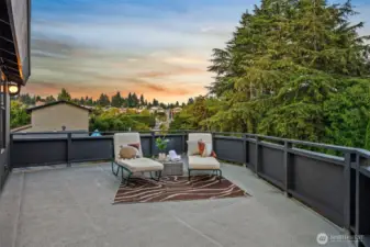 Poolhouse deck