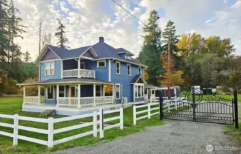 Welcome to the Original Padham Homestead. More than a home, a piece of history and a return to simpler times, this time with all the modern conveniences.