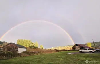 You have 3 outbuildings,  Pictured is your 20x50" barn