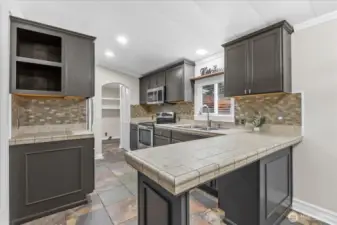 Updated Kitchen waiting for your culinary creations!