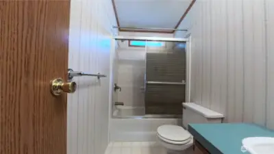 2nd bathroom