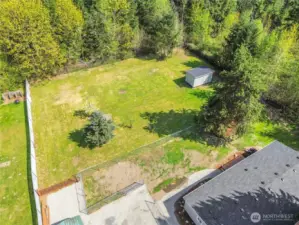 Yard & parking