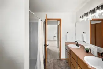 Easy accessible shower