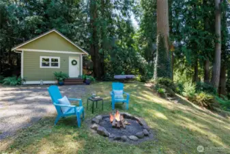 This rustic cabin offers hours of sunshine, swimming, & fishing.