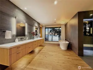 Primary suite bath