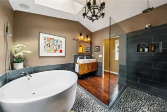 Upper suite bath with soaking tub