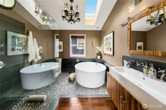 Upper suite bath, double sinks