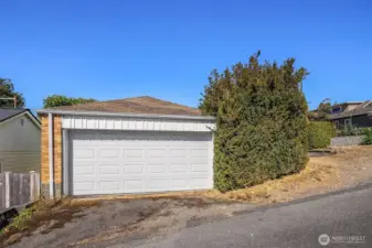 Detached Garage off the alley