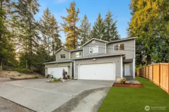 Private duplex, fully rented, walking distance to Lake TAPPs.