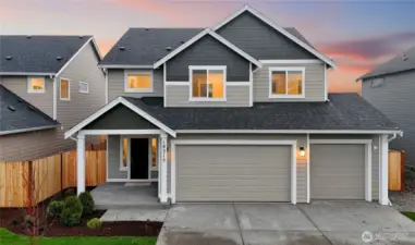 Photos of a previously built Rainier plan. SOme upgrades may appear that are no longer available.