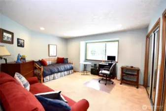 guest room 1