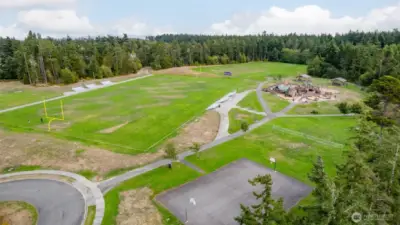 Walking distance to Fort Nugent Park