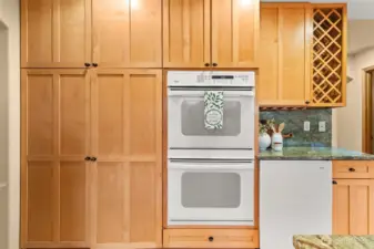 Double ovens and gas range make cooking and entertaining effortless.