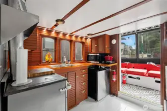Indoor / Outdoor Entertaining