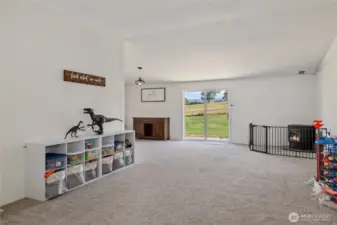 Big family room withfireplace
