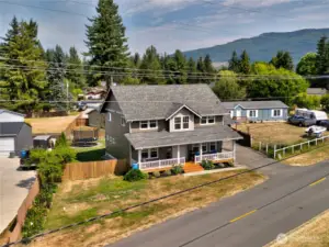 Convenient location just minutes from town or Janicki plants.