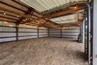 Barn/Garage/Shop