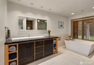 Primary w/heated floors