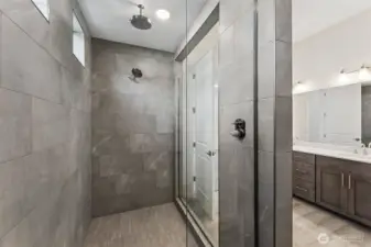 ***Actual Home*** Beautiful walk-in shower