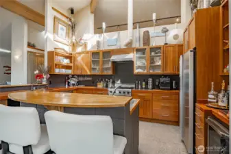 Your Gourmet kitchen will "WOW" your guest as you prepare a cold beverage for them at the breakfast bar.