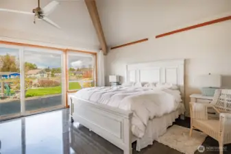 Lakefront Owners suite