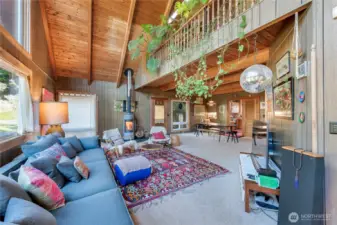 Open concept living with new Cathedral Windows to let the afternoon sunshine in!