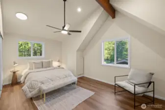 Spacious loft primary with en-suite bathroom