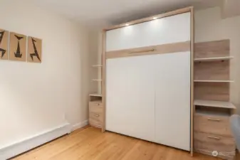 Office/3 non-confirming bedroom w/Murphy bed