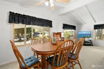 Dinning room to living room.