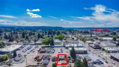 Unbeatable location!!! Seconds from Hwy 18, halfway between Tacoma and Seattle!