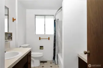 Hallway Full Bathroom