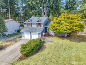 Welcoming to this charming Oak Harbor Home
