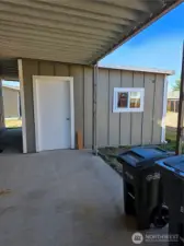 shed attached to carpot