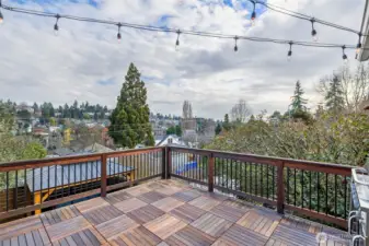 Deck off living room for BBQ/dining al fresco