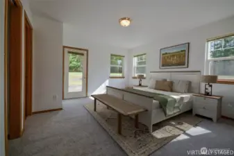 Primary bed, virtually staged